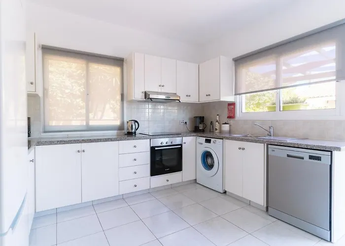 Diana's Heights By Prestige Bookings Tatil Evi Peyia